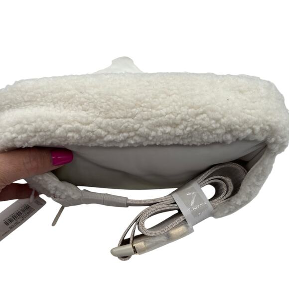 Lululemon Sherpa Fleece Crossbody Everywhere Belt Bag Gold Logo Winter White Y2K - Picture 8 of 16
